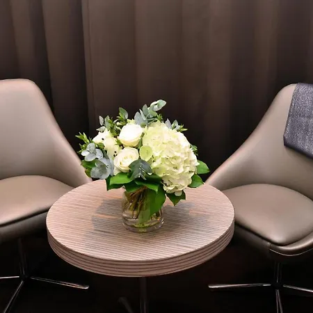 Acropole Hotell Paris