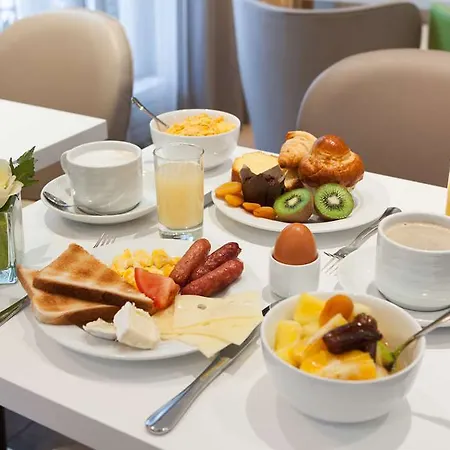 Acropole Hotell Paris