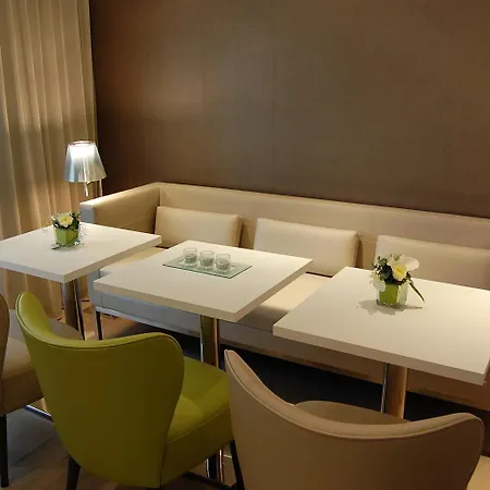 Acropole Ξενοδοχείο Παρίσι